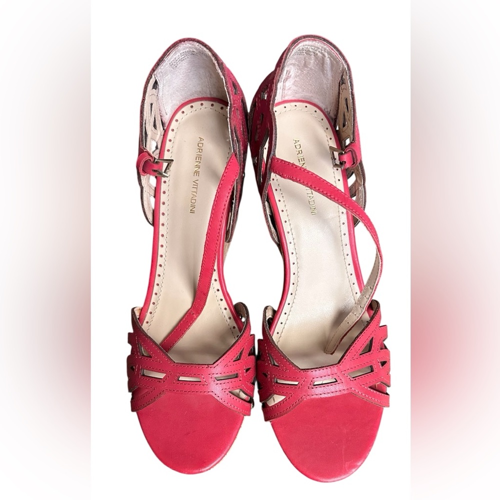 Adrienne Vittadini red Sandal, wedge, with a T-strap and ankle NWOT